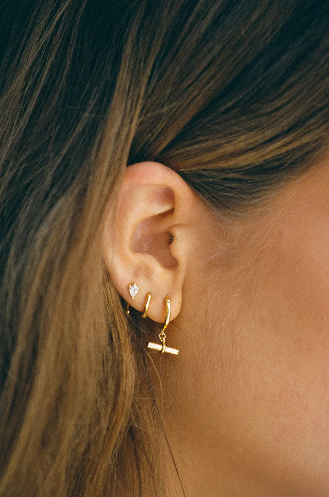 Earrings|SABO 18K Harlie T Bar Huggies